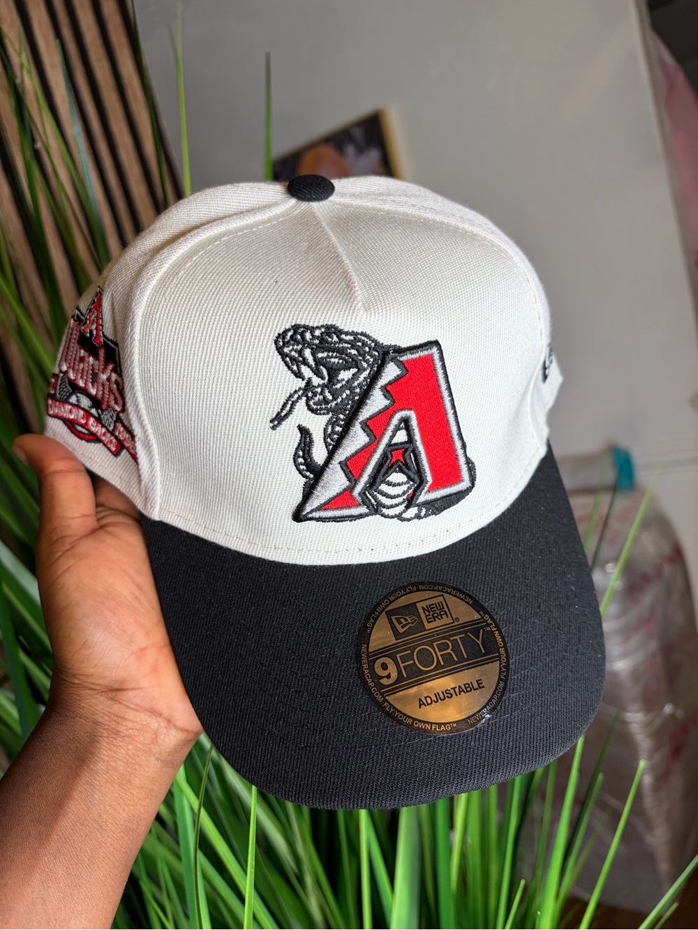 New Era Arizona Diamondbacks 9FORTY Cap - White & Black with Red Logo